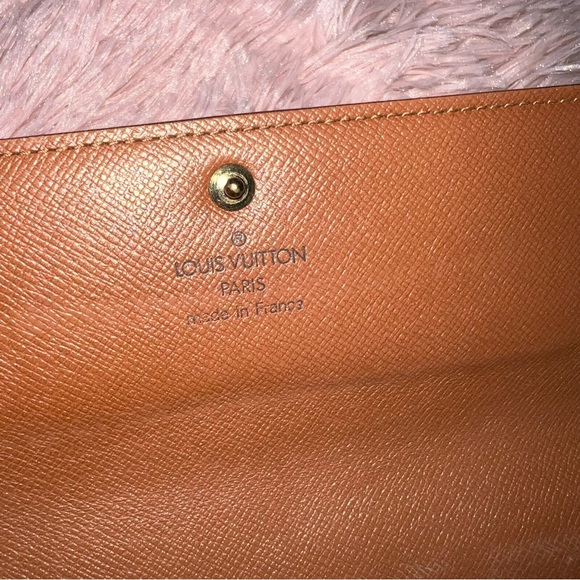 LOUIS VUITTON Sarah Wallet - Picture 2 of 13